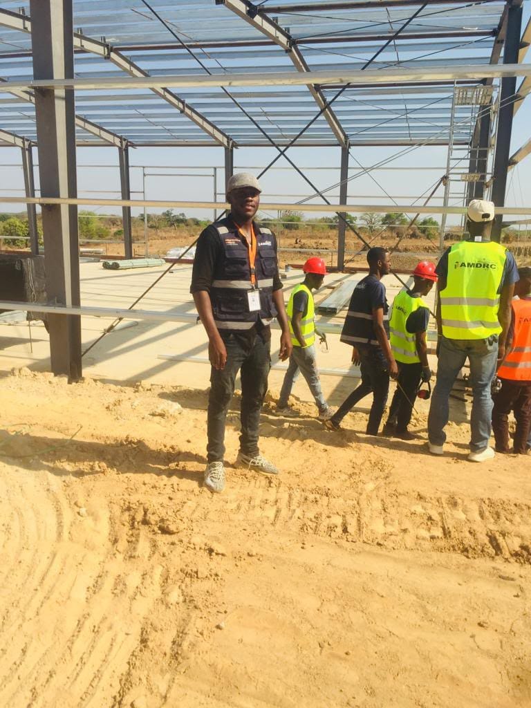 Equipa SUPREMA SERVICE em obra de montagem metálica